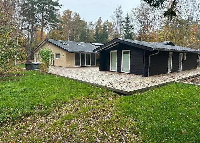 Rummeligt Sommerhus Ved Asserbo Plantage Frederiksværk