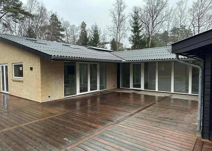 Rummeligt Sommerhus Ved Asserbo Plantage Casa de Férias *
